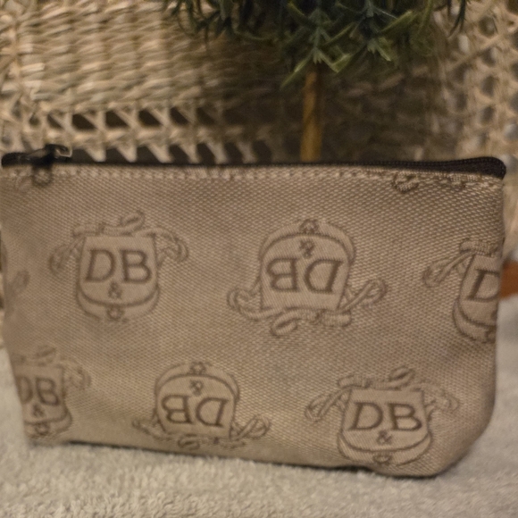Dooney & Bourke Brown Tan Cosmetic Case EUC Prelovef - Picture 1 of 4